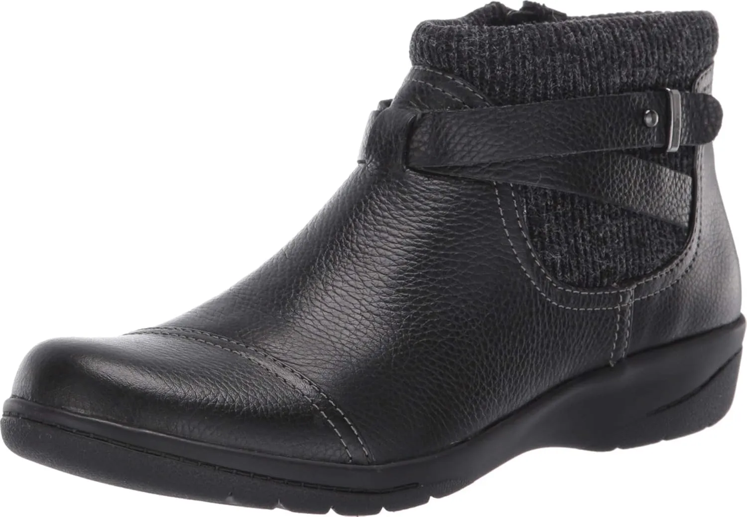Clarks Womens Cheyn Kisha Leather Round Toe Booties