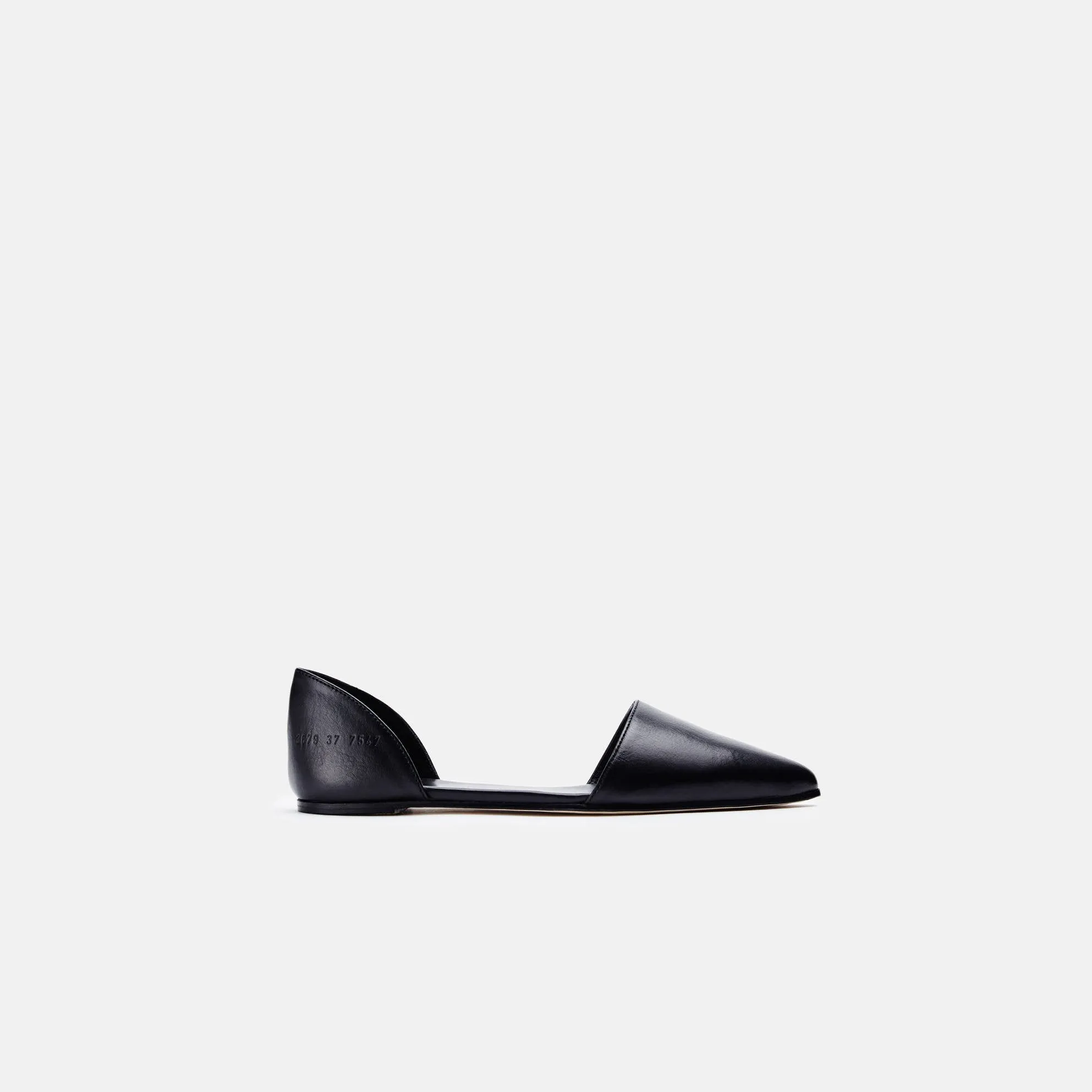 Flat Sandal in Leather - Black