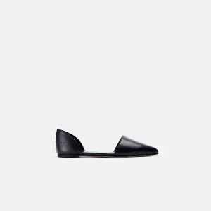 Flat Sandal in Leather - Black