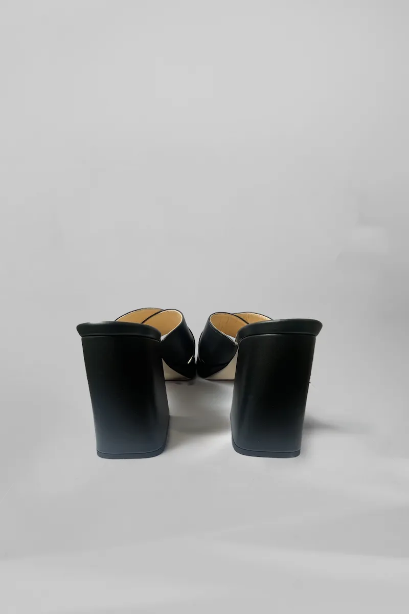 Fucsia Nappa Mule - Nero