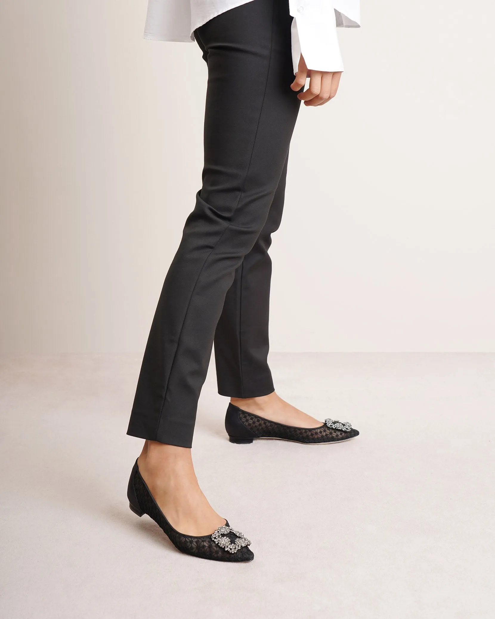 Hangisi flat black lace ballerinas