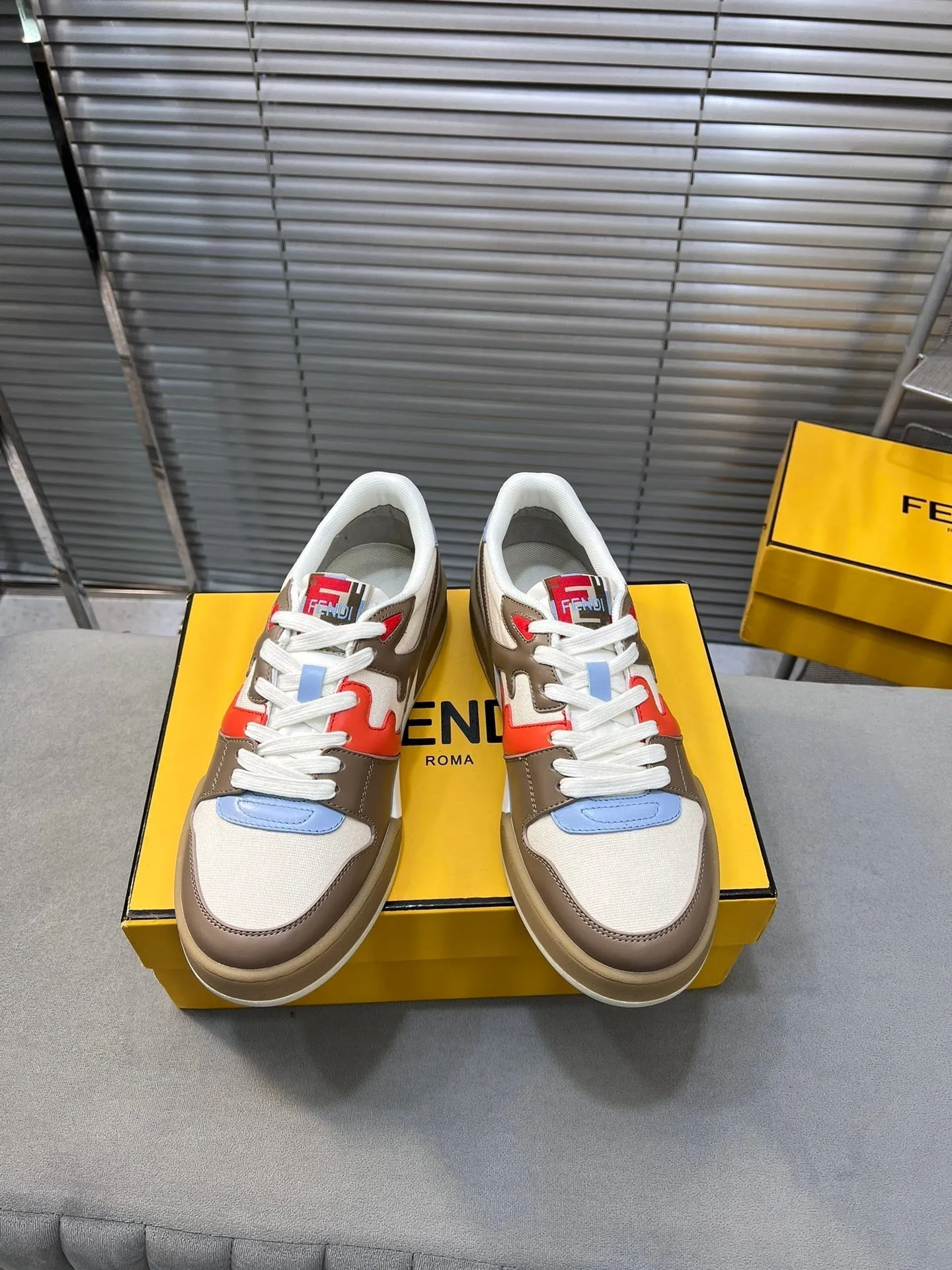 MESH TOPS COFFEE FENDI CALFSKIN Timely MIX BROWN Monumental discount AND FENDI LOW WHITE IN MATCH