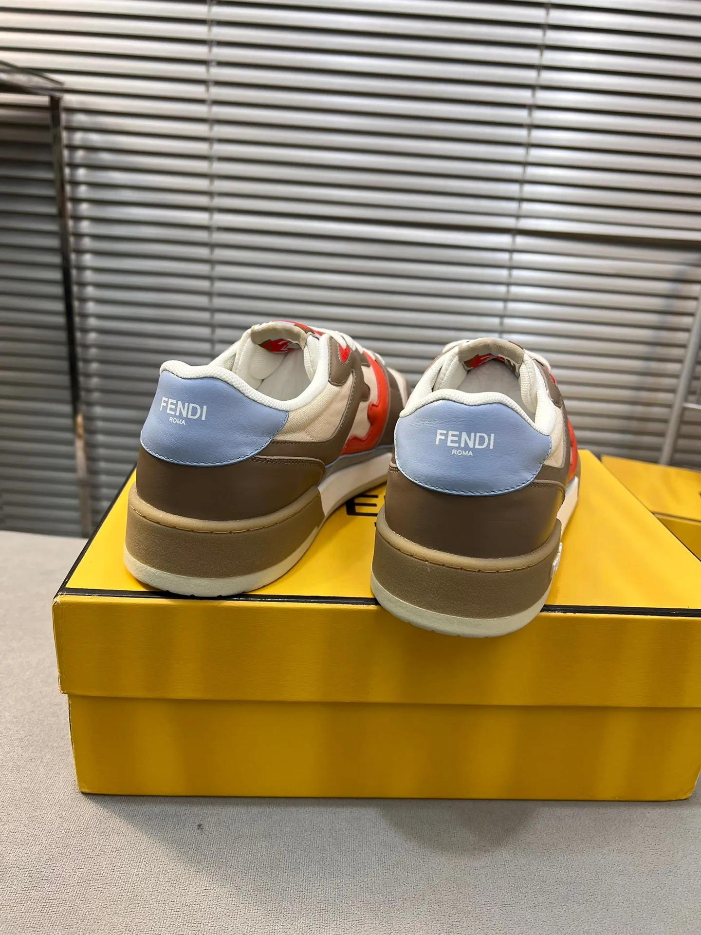 MESH TOPS COFFEE FENDI CALFSKIN Timely MIX BROWN Monumental discount AND FENDI LOW WHITE IN MATCH