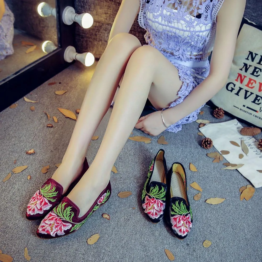 Qhome Women's Chinese Peony Floral Embroidery Pointed-Toe Comfortable Satin Casual Mules Flat Shoes