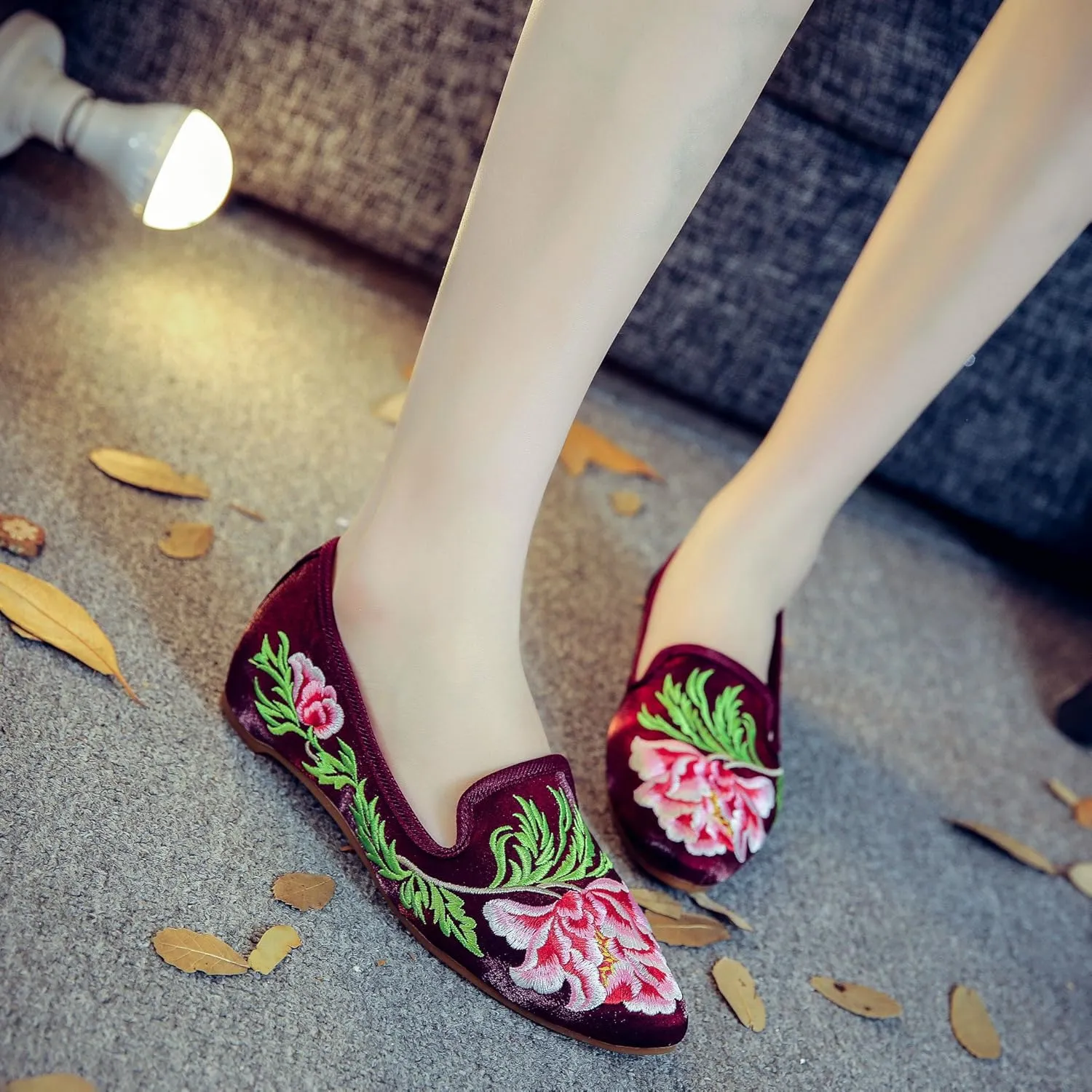 Qhome Women's Chinese Peony Floral Embroidery Pointed-Toe Comfortable Satin Casual Mules Flat Shoes