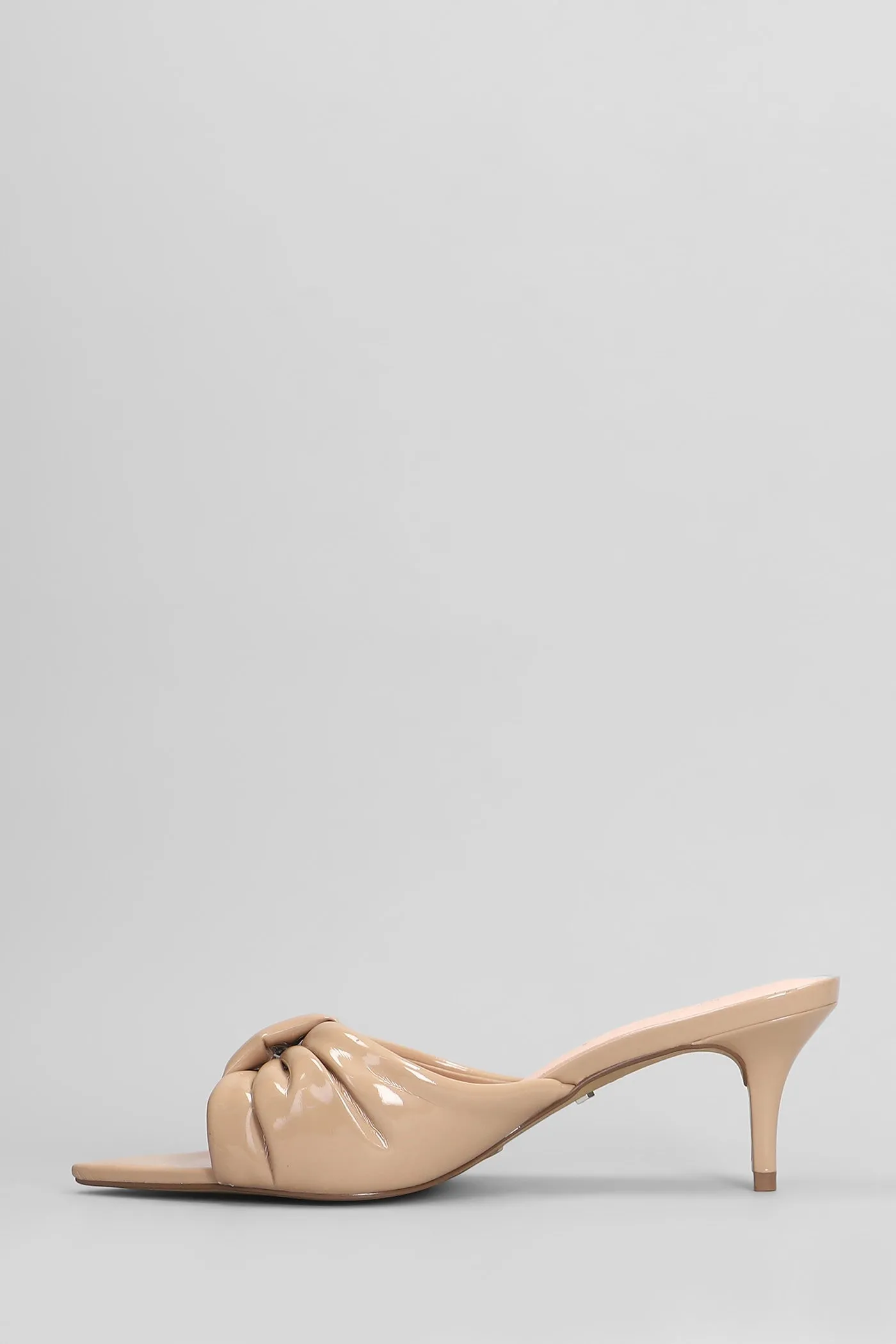 Slipper-Mule in beige patent leather
