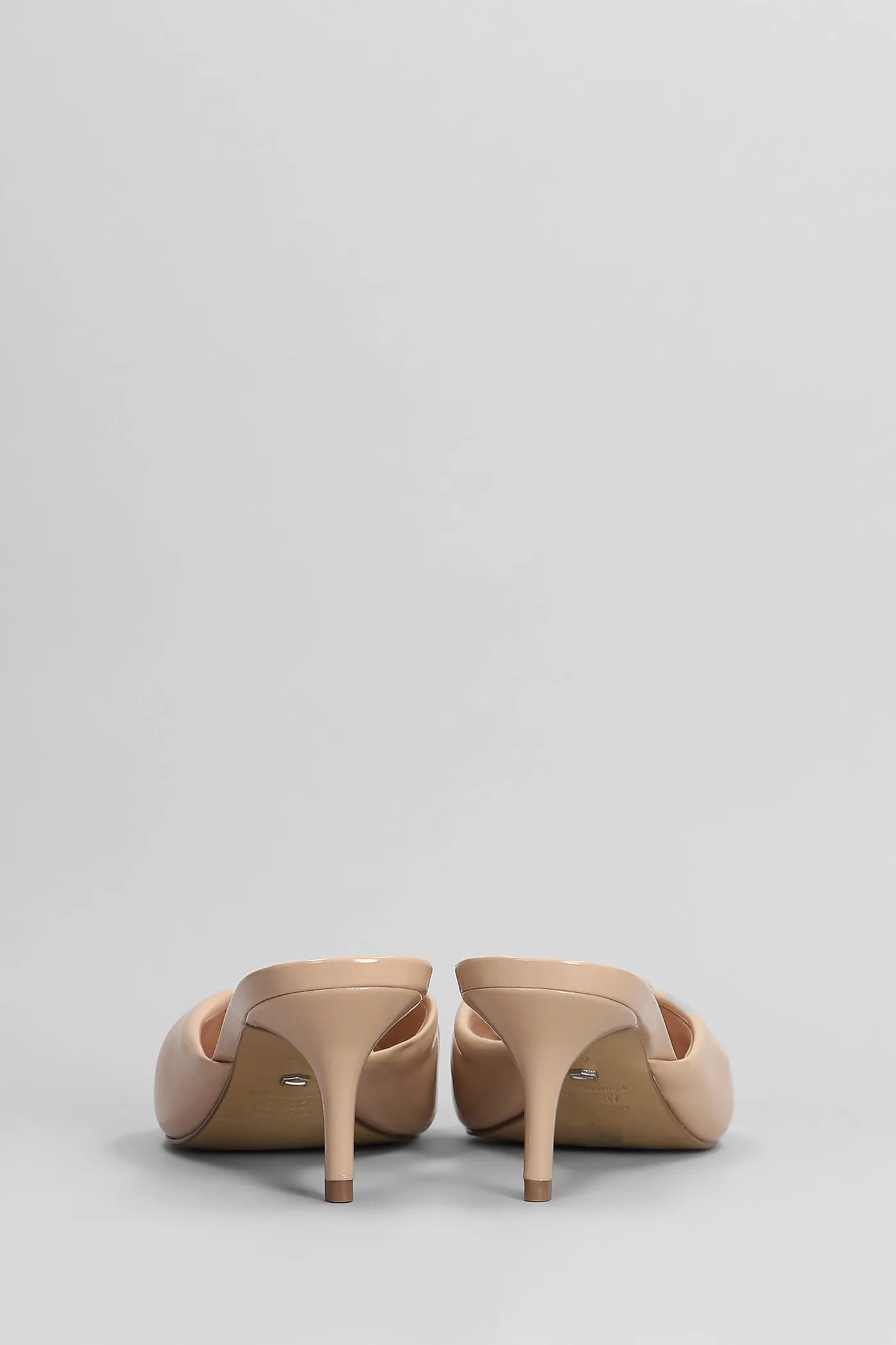 Slipper-Mule in beige patent leather