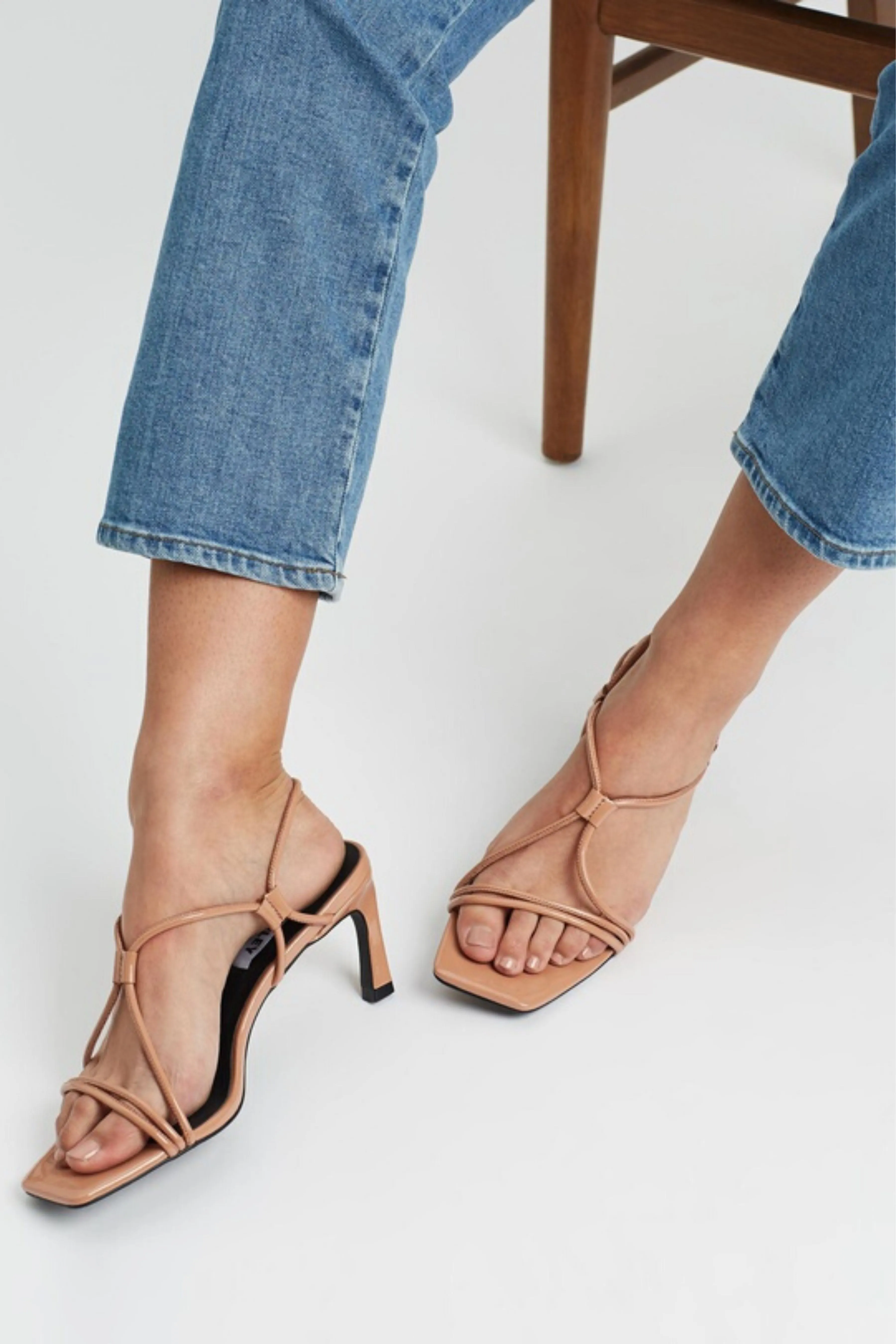 Val Heel - Tan Gloss